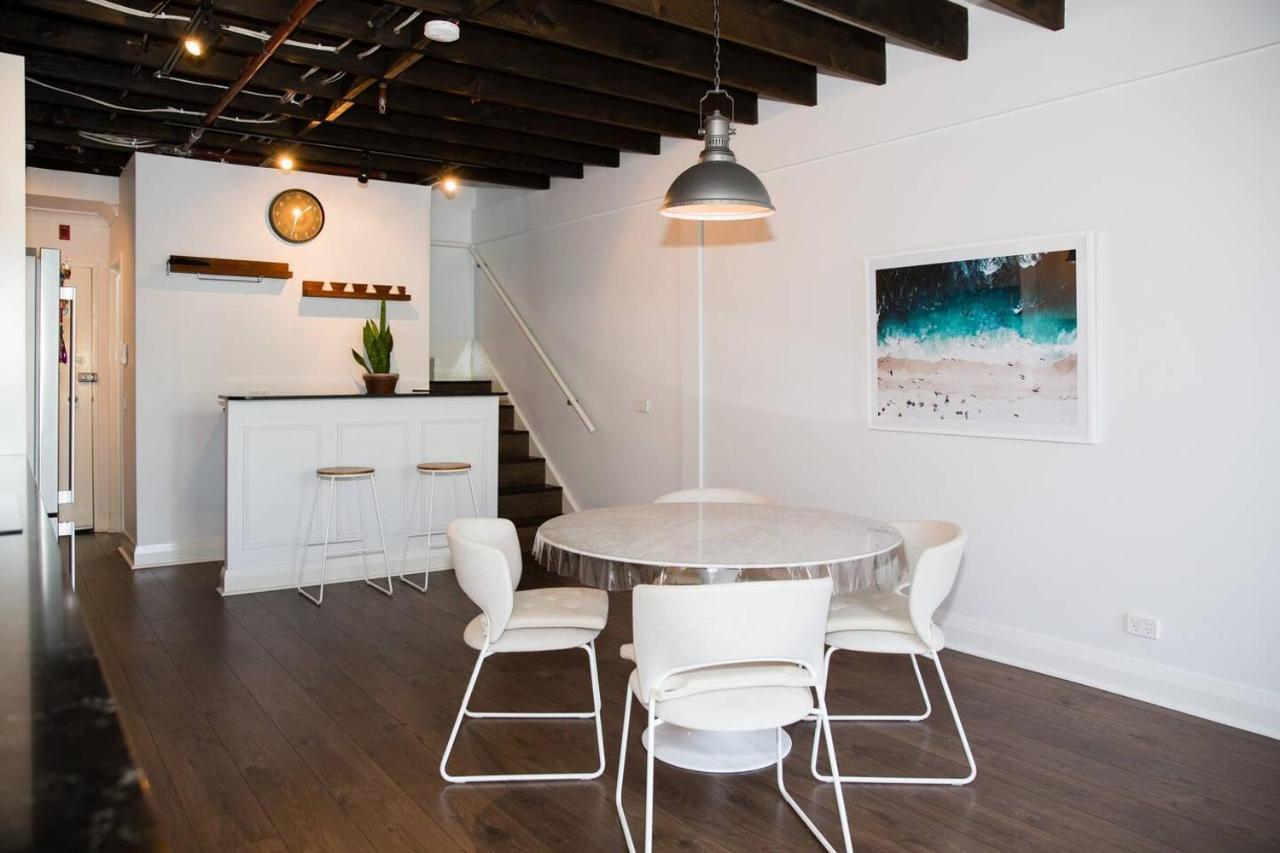 Loft-style Living - Sophisticated Urban Retreat Appartamento